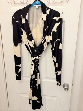 Diane Von Furstenberg Black and Cream Wrap Dress